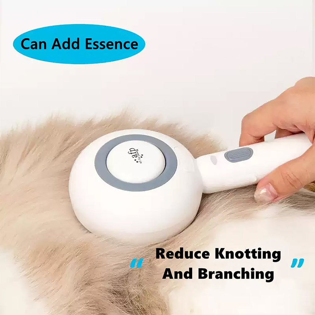 Pet Salon - Spraying Neat Dog & Cat Brush